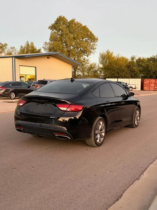 2015 Chrysler 200 - Image 6 of 10