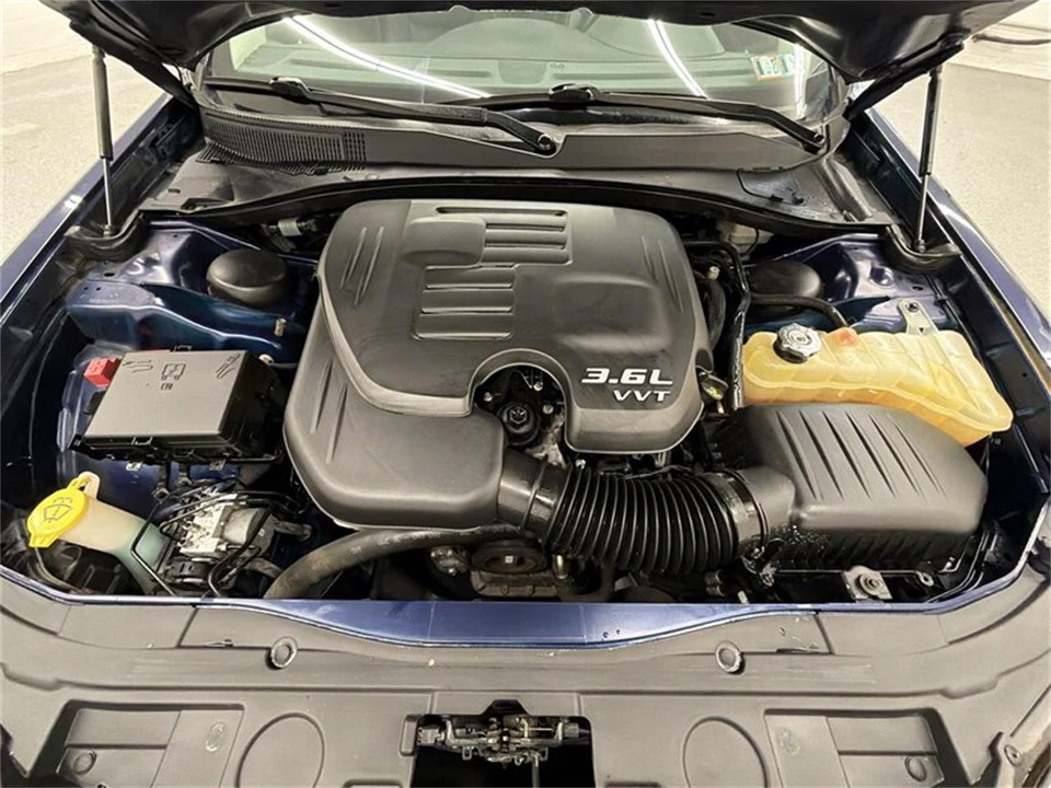 2015 Chrysler 300 (2005-2023) - Image 9 of 16