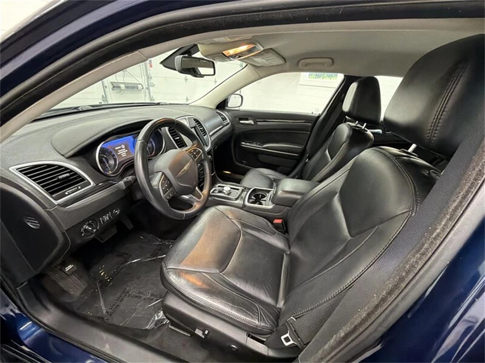 2015 Chrysler 300 (2005-2023) - Image 10 of 16