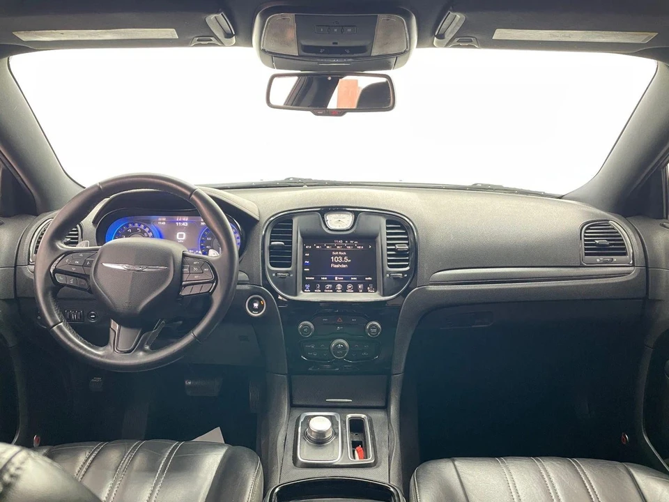 2015 Chrysler 300 (2005-2023) - Image 18 of 21
