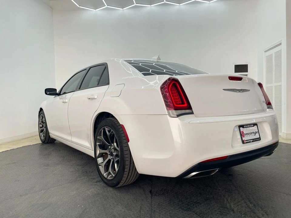 2015 Chrysler 300 (2005-2023) - Image 6 of 21