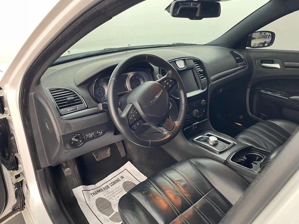 2015 Chrysler 300 (2005-2023) - Image 11 of 21