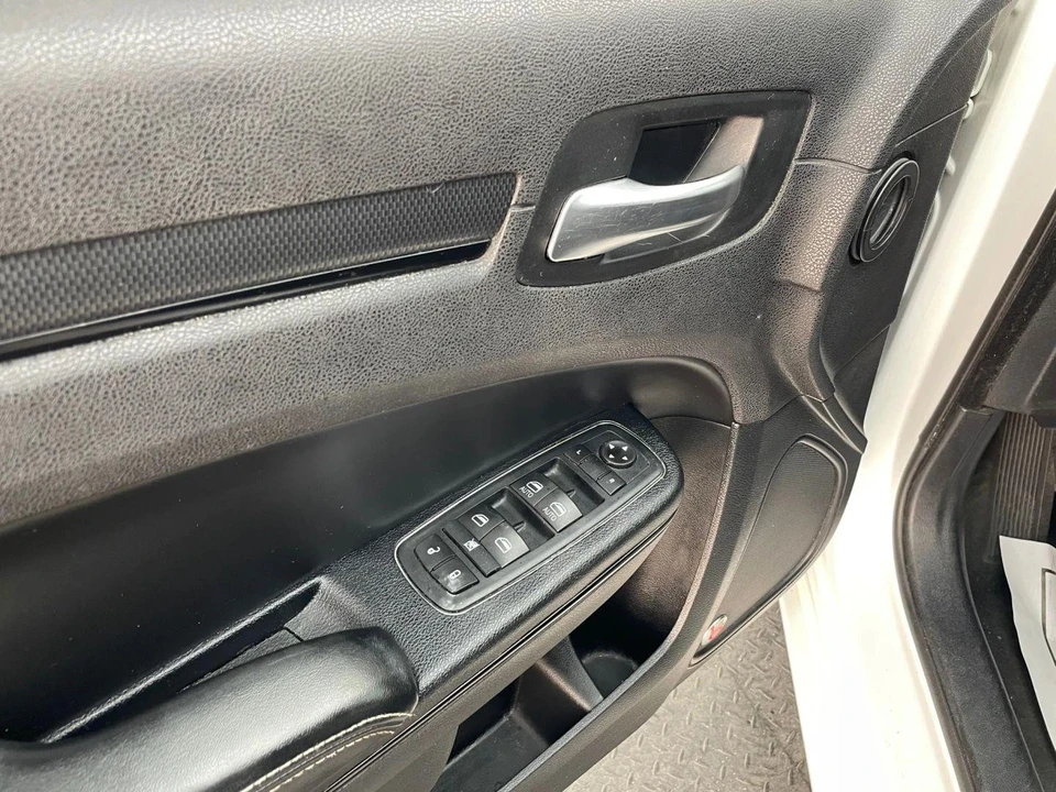 2015 Chrysler 300 (2005-2023) - Image 14 of 21