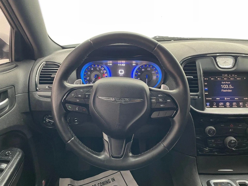 2015 Chrysler 300 (2005-2023) - Image 19 of 21