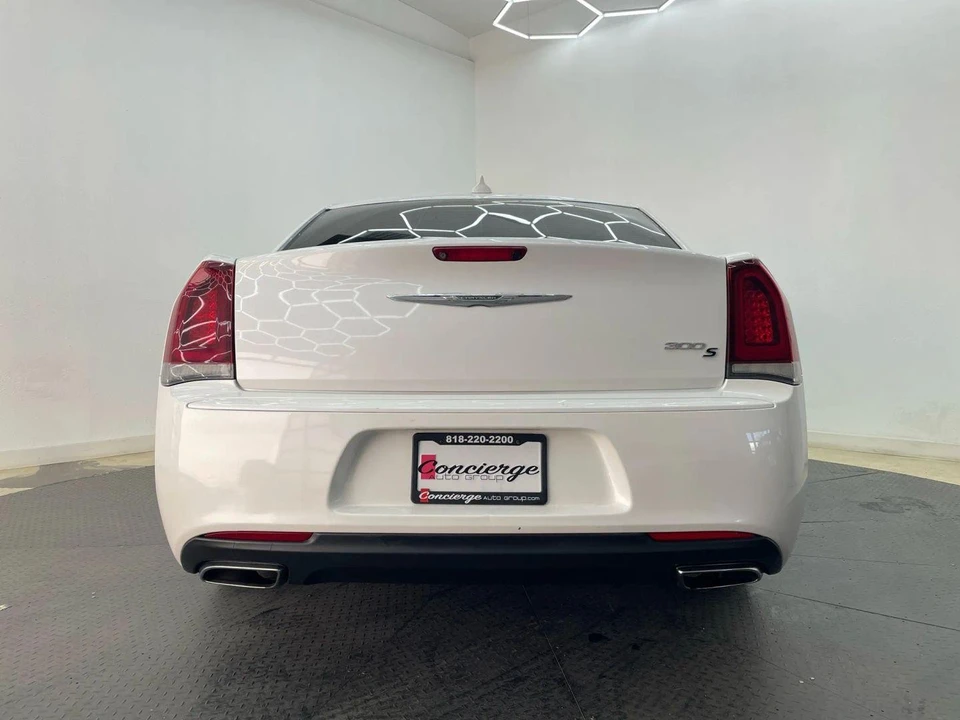 2015 Chrysler 300 (2005-2023) - Image 5 of 21