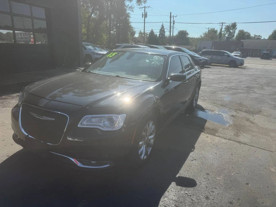 2015 Chrysler 300 (2005-2023) - Image 7 of 10