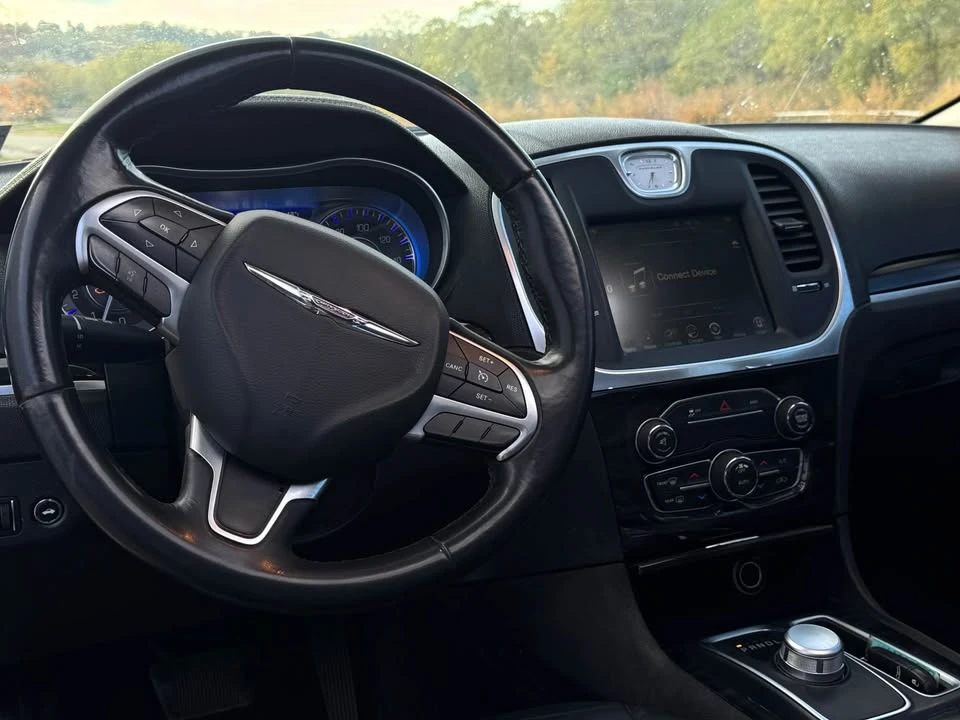 2015 Chrysler 300 (2005-2023) - Image 13 of 15