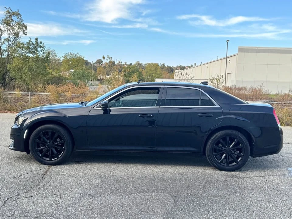 2015 Chrysler 300 (2005-2023) - Image 2 of 15
