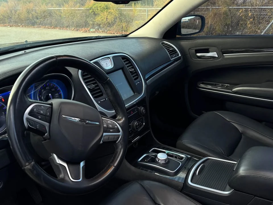 2015 Chrysler 300 (2005-2023) - Image 9 of 15