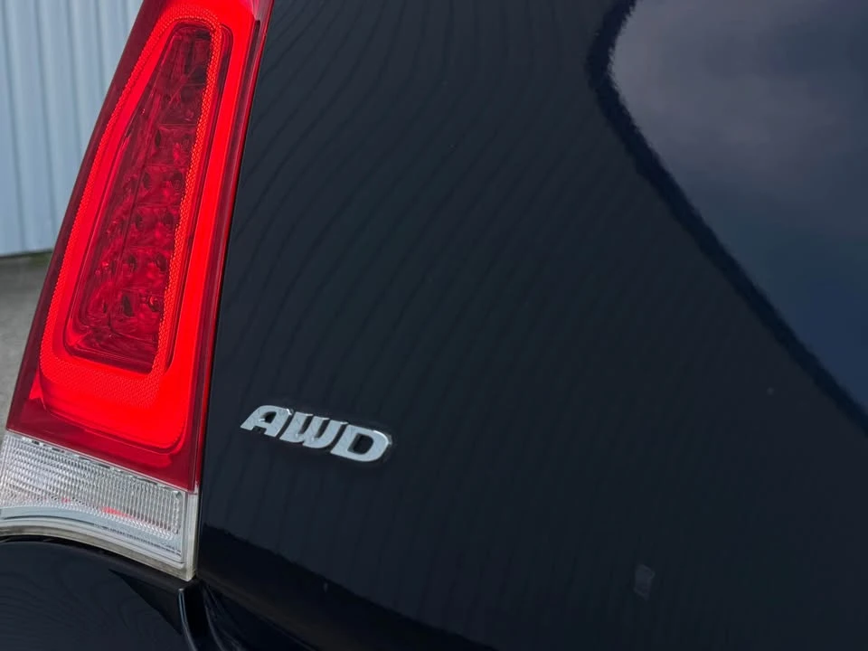2015 Chrysler 300 (2005-2023) - Image 15 of 15