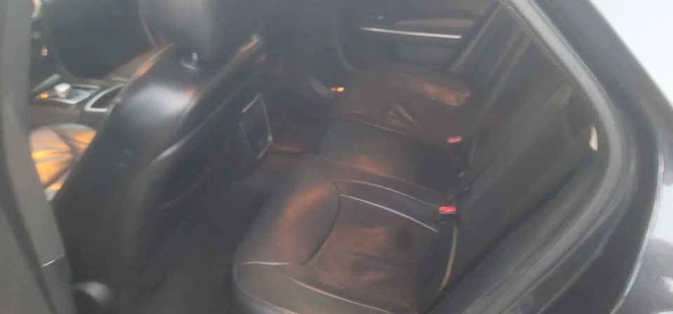 2015 Chrysler 300 (2005-2023) - Image 7 of 10