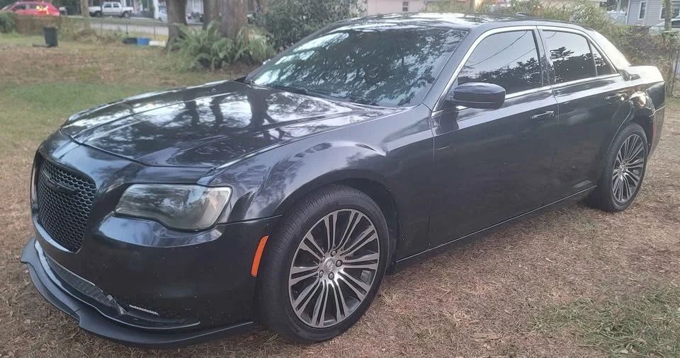 2015 Chrysler 300 (2005-2023) - Image 2 of 10