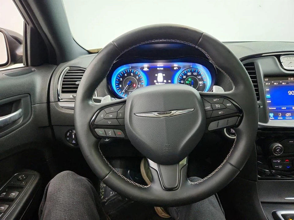 2015 Chrysler 300 (2005-2023) - Image 17 of 21