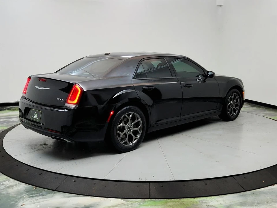 2015 Chrysler 300 (2005-2023) - Image 5 of 21