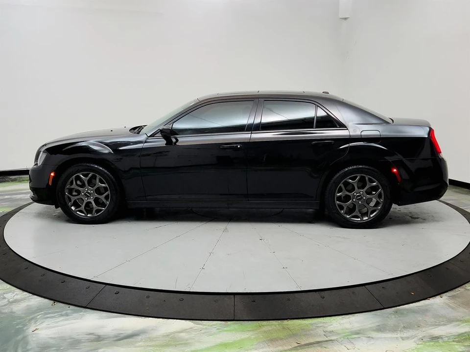 2015 Chrysler 300 (2005-2023) - Image 8 of 21