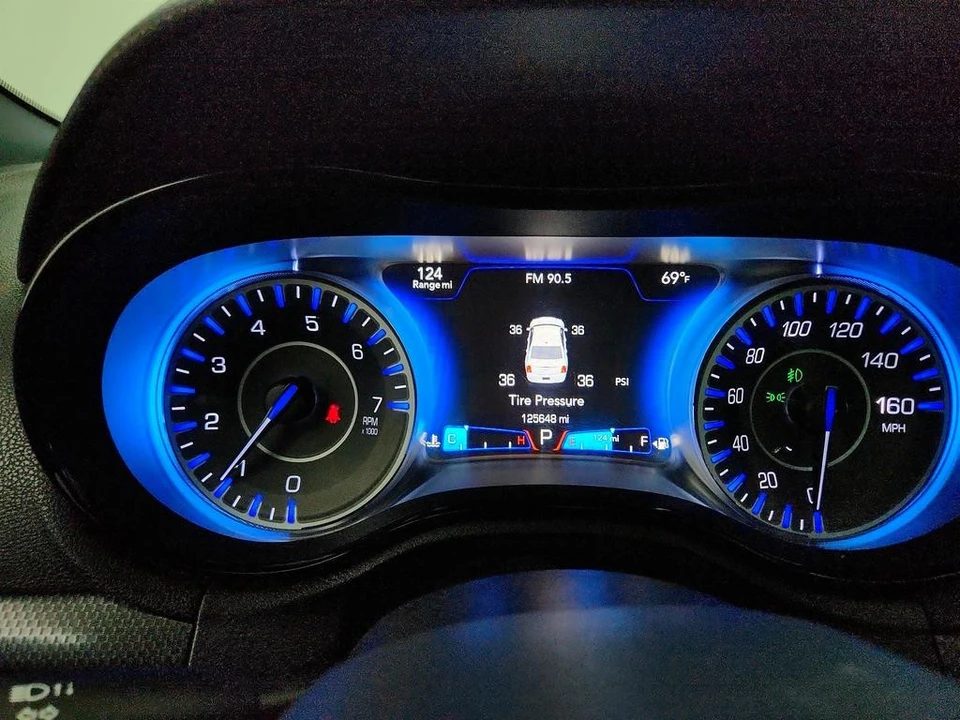 2015 Chrysler 300 (2005-2023) - Image 16 of 21