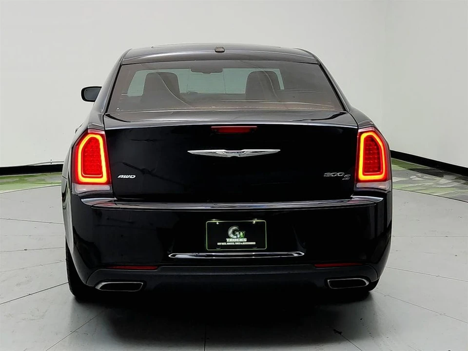 2015 Chrysler 300 (2005-2023) - Image 6 of 21