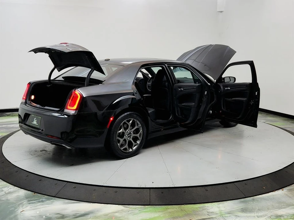 2015 Chrysler 300 (2005-2023) - Image 11 of 21