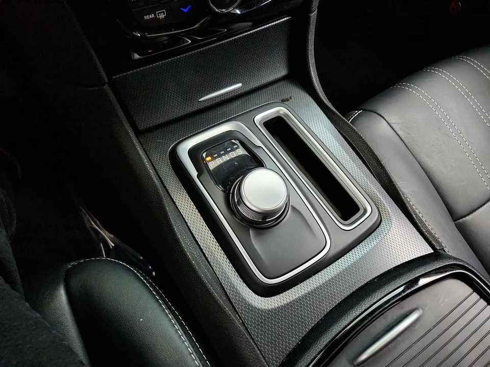 2015 Chrysler 300 (2005-2023) - Image 18 of 21