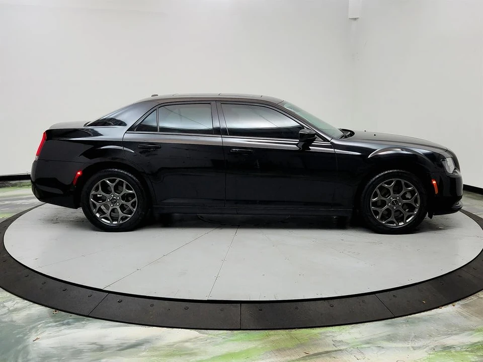 2015 Chrysler 300 (2005-2023) - Image 4 of 21