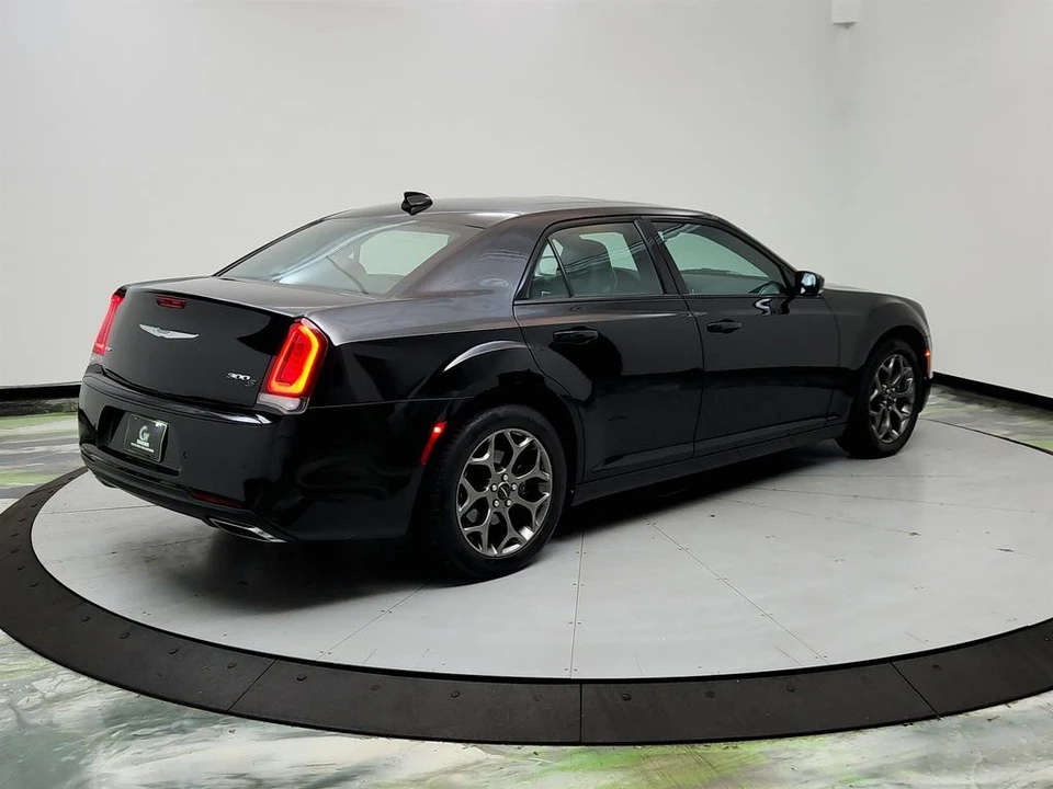 2015 Chrysler 300 (2005-2023) - Image 5 of 12