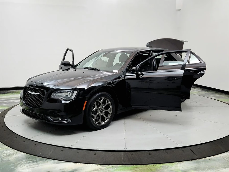 2015 Chrysler 300 (2005-2023) - Image 9 of 12