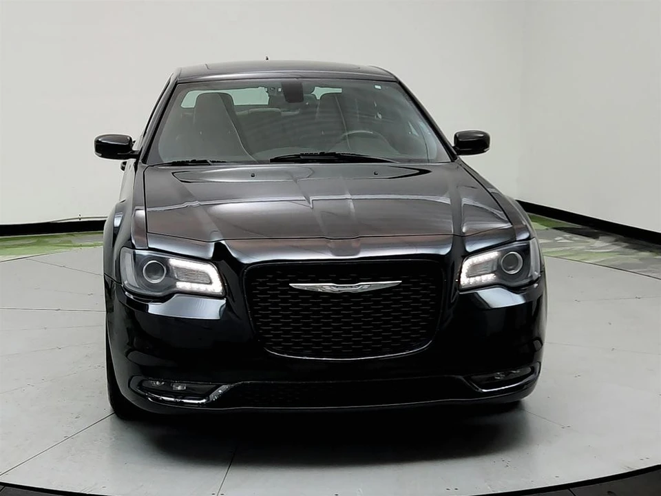 2015 Chrysler 300 (2005-2023) - Image 2 of 12
