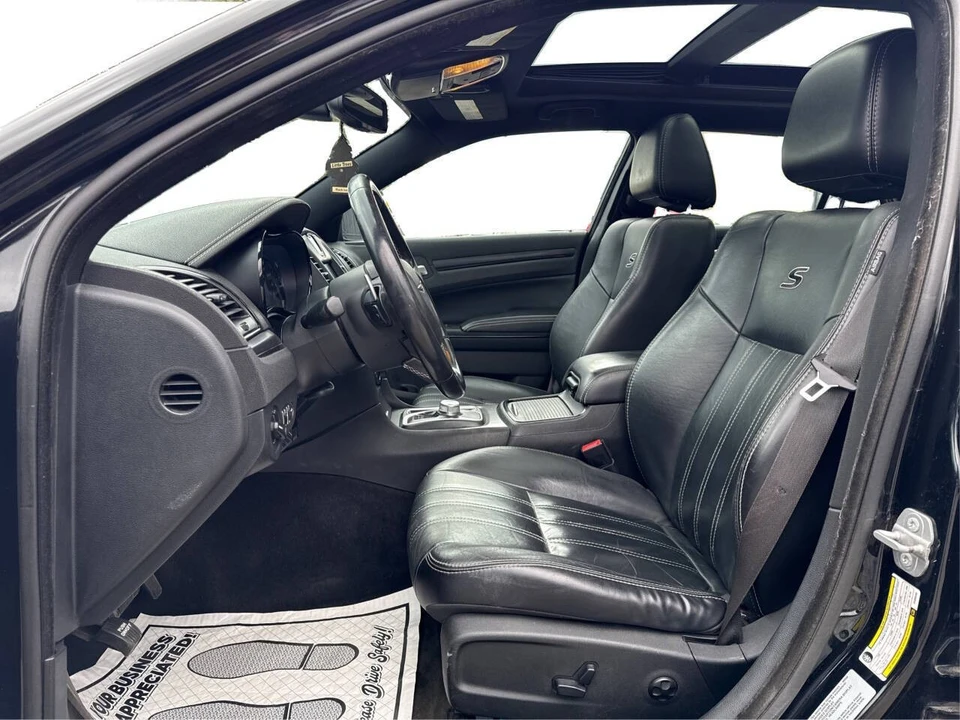 2015 Chrysler 300 (2005-2023) - Image 9 of 21