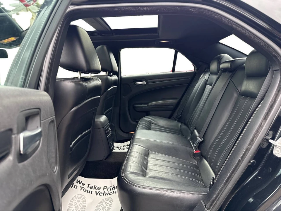 2015 Chrysler 300 (2005-2023) - Image 10 of 21