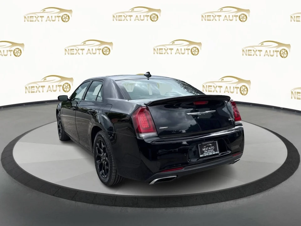 2015 Chrysler 300 (2005-2023) - Image 3 of 21