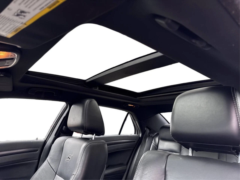 2015 Chrysler 300 (2005-2023) - Image 18 of 21