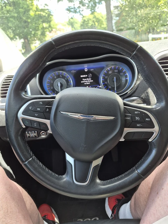 2015 Chrysler 300 (2005-2023) - Image 27 of 31