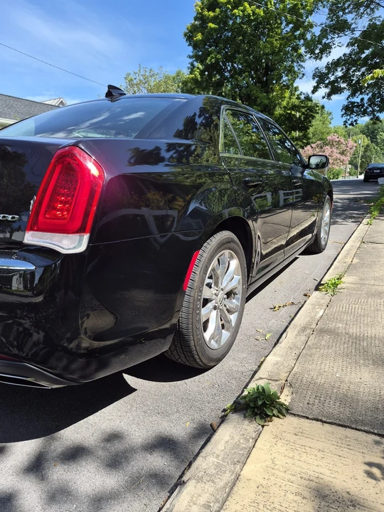 2015 Chrysler 300 (2005-2023) - Image 6 of 31