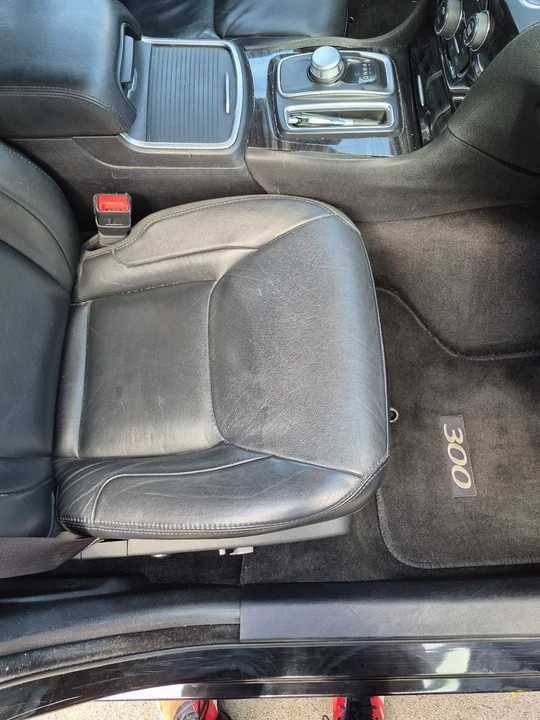 2015 Chrysler 300 (2005-2023) - Image 21 of 31