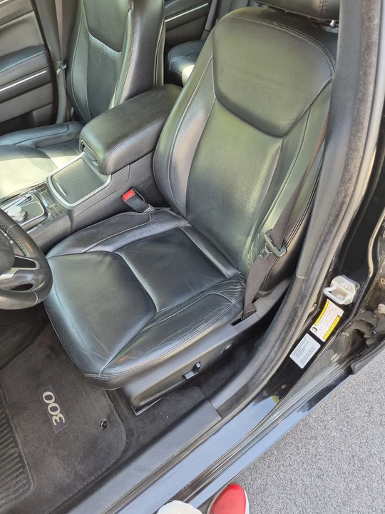 2015 Chrysler 300 (2005-2023) - Image 30 of 31