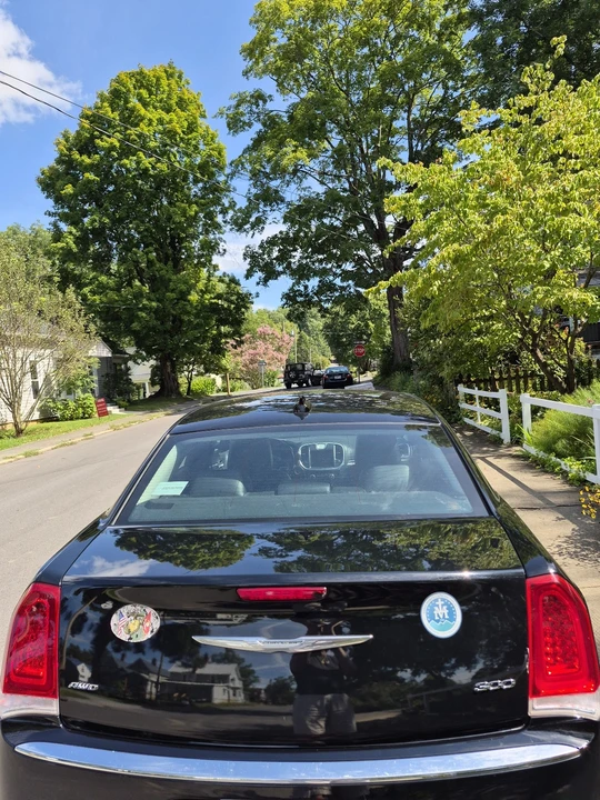 2015 Chrysler 300 (2005-2023) - Image 13 of 31