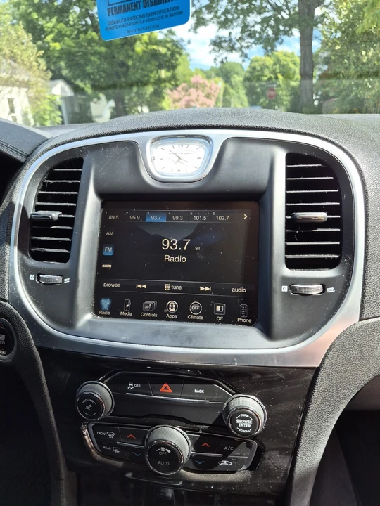 2015 Chrysler 300 (2005-2023) - Image 23 of 31