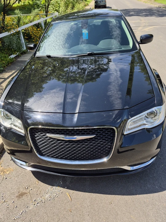 2015 Chrysler 300 (2005-2023) - Image 8 of 31