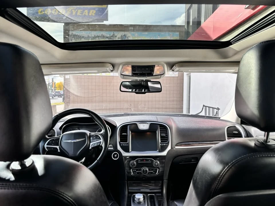 2015 Chrysler 300 (2005-2023) - Image 15 of 20