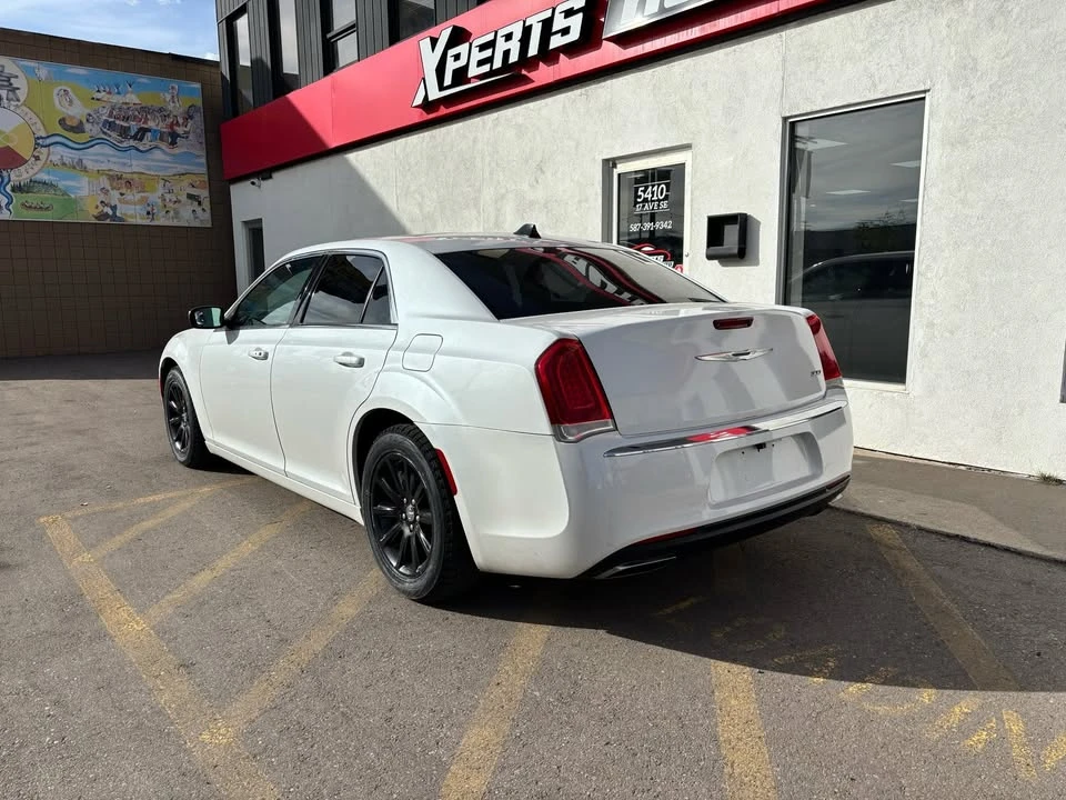 2015 Chrysler 300 (2005-2023) - Image 6 of 20