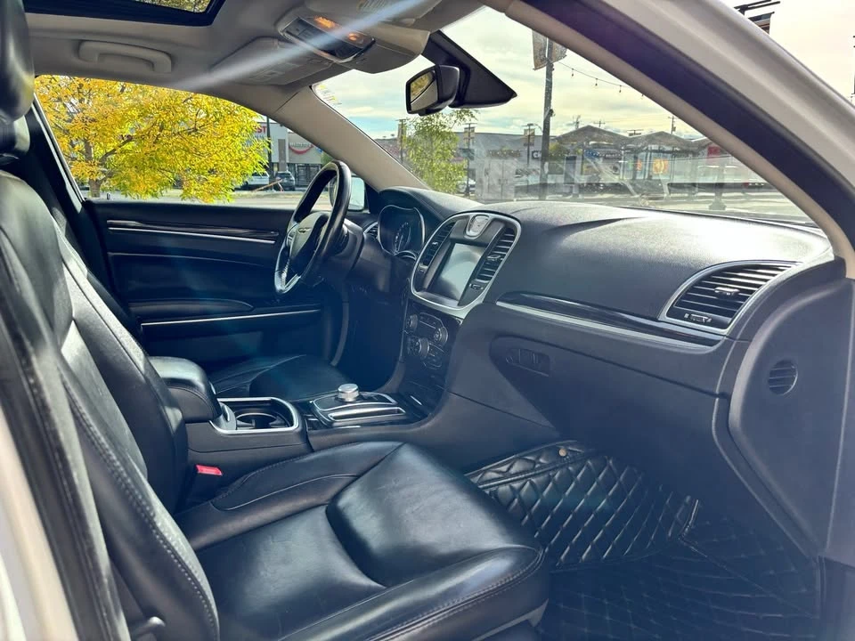 2015 Chrysler 300 (2005-2023) - Image 18 of 20