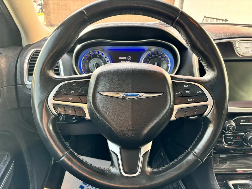 2015 Chrysler 300 (2005-2023) - Image 19 of 20