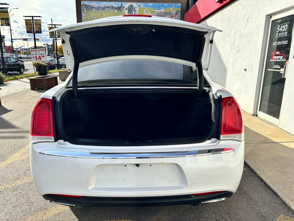 2015 Chrysler 300 (2005-2023) - Image 16 of 20
