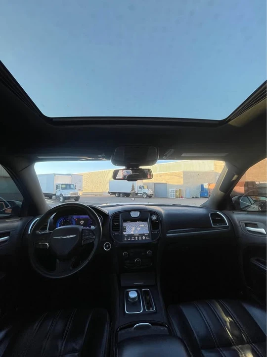 2015 Chrysler 300 (2005-2023) - Image 8 of 12