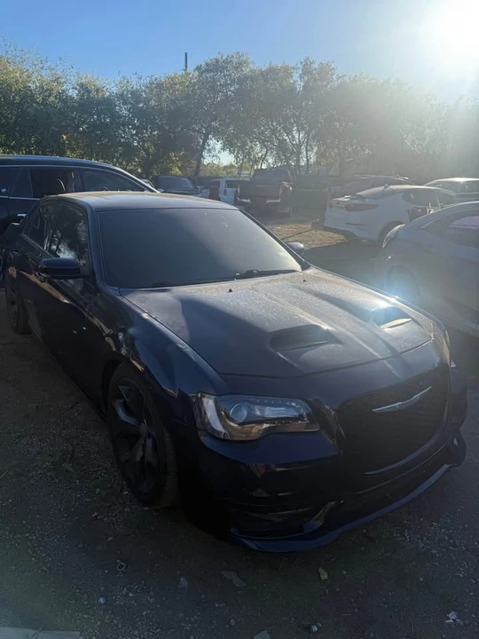 2015 Chrysler 300 (2005-2023) - Image 2 of 4