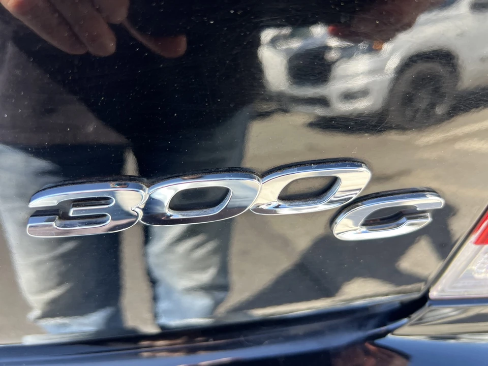 2015 Chrysler 300 (2005-2023) - Image 6 of 21
