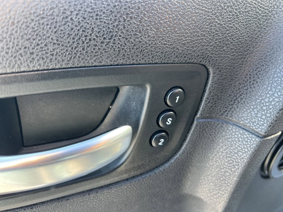 2015 Chrysler 300 (2005-2023) - Image 13 of 21