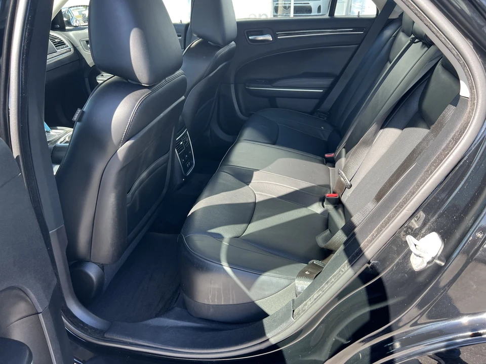 2015 Chrysler 300 (2005-2023) - Image 9 of 21