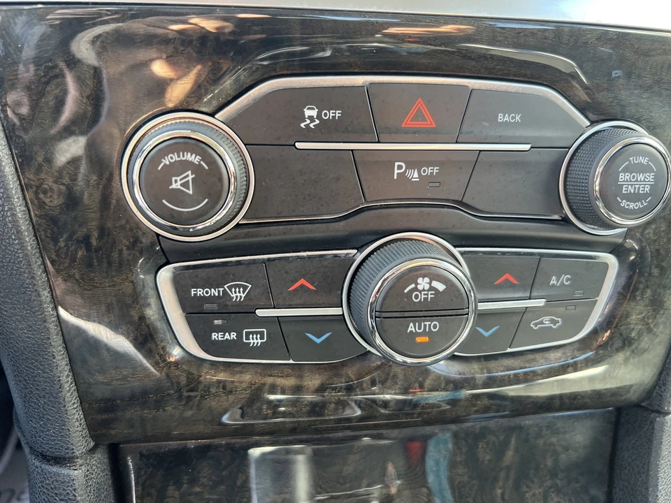 2015 Chrysler 300 (2005-2023) - Image 21 of 21