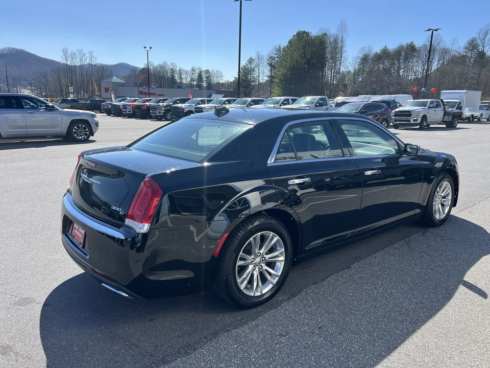 2015 Chrysler 300 (2005-2023) - Image 4 of 21